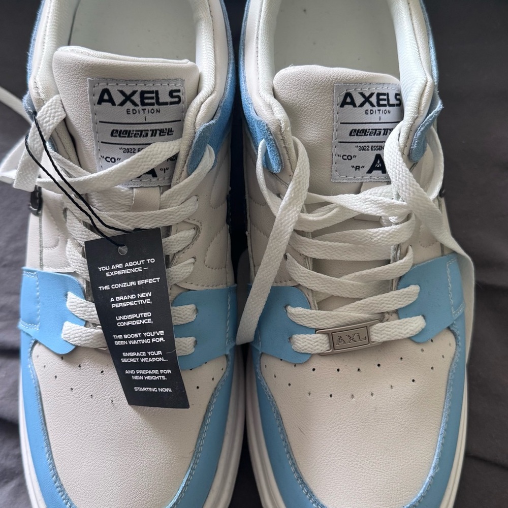 Men's Athletic Shoes - White and Blue